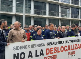 Trabajadores de Sidenor se concentran en la Consejera de Industria para que sus reivindicaciones 