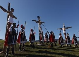 Requejo escenifica la Pasi�n de Cristo