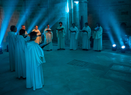 La Schola Antiqua inundó de música y canto gregoriano el monasterio de Santa María la Real 