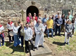 Los vecinos de Santa Maria de Aguayo celebran el Corpus