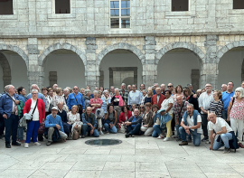 Vecinos de Valderredible y de Saint Crpin D'Auberoche visitan el Parlamento de Cantabria