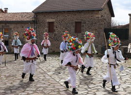 Los Zamarrones danzaron por Los Carabeos