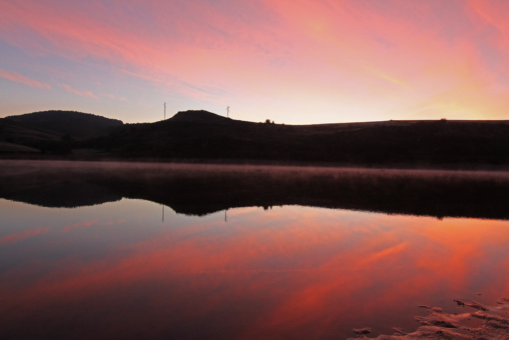 Amanece en el pantano del Ebro